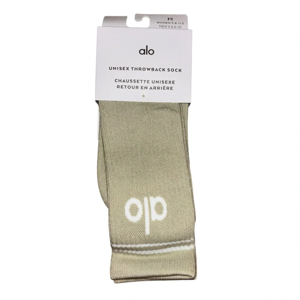 NWT Alo Yoga Throwback Crew Socks Limestone White Unisex Athleisure Size M